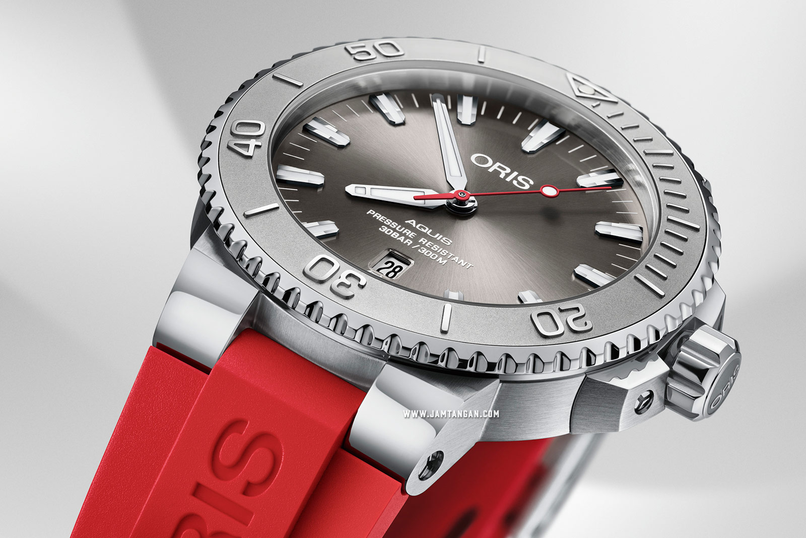 Oris Aquis Date Relief 733 7730 4153 RS Men Grey Dial Red Rubber Strap Machtwatch